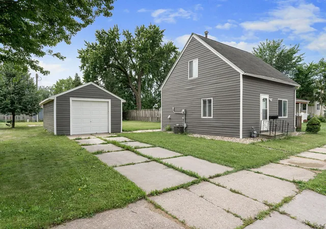 2nd image of 1810 1st Ave Se, Austin, MN 55912 | MLS# 7103858