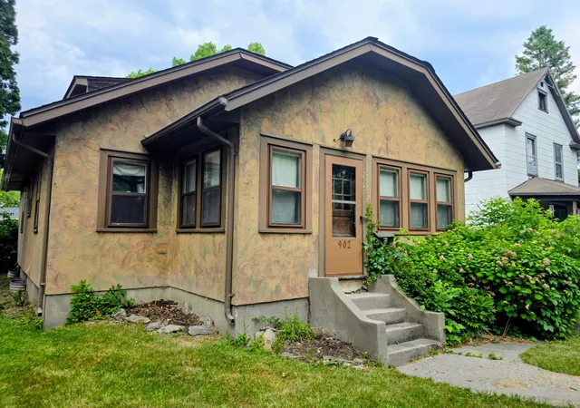 Homes for sale in International Falls, MN | 902 7th St, International Falls, MN 56649 | MLS# 7103861