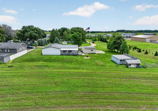 Photo 3 of Single family home for sale at 1445 1st Avenue Sw, Oronoco, MN 55960 | MLS# 7103875 | Listing updated on 2026-08-18