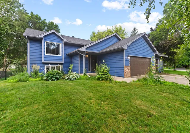 Photo 1 of Single family home for sale at 7790 171st Street W, Lakeville, MN 55044 | MLS# 7103880 | Listing updated on 2026-08-29