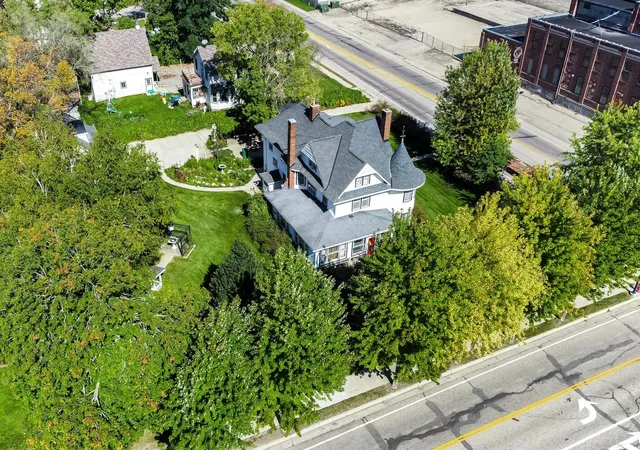 Photo 3 of Mansion for sale at 721 6th Avenue E, Alexandria, MN 56308 | MLS# 7103884 | Listing updated on 2026-09-15
