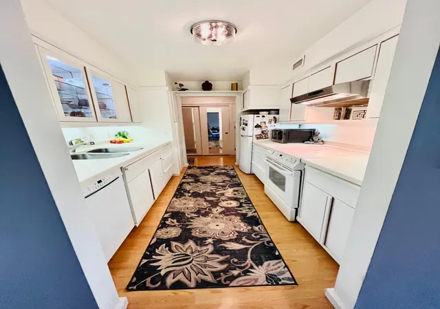 4th image of 2230 Midland Grv Rd, Roseville, MN 55113