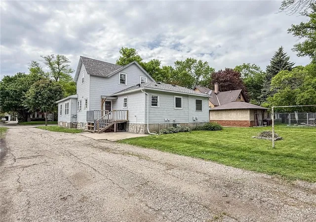3rd image of 409 9Th St Sw, Willmar, MN 56201 | MLS# 7103953