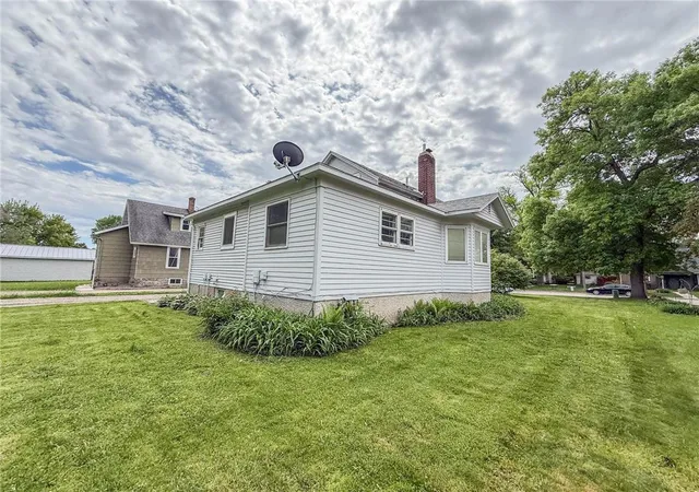 Homes for sale in Willmar, MN | 409 9th St Sw, Willmar, MN 56201 | MLS# 7103953