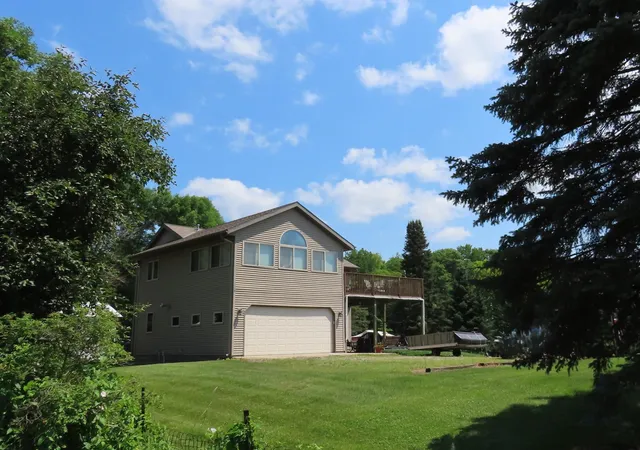 Photo 3 of Single family home for sale at 39512 92nd Avenue, Onamia, MN 56359 | MLS# 7103954 | Listing updated on 2026-08-11