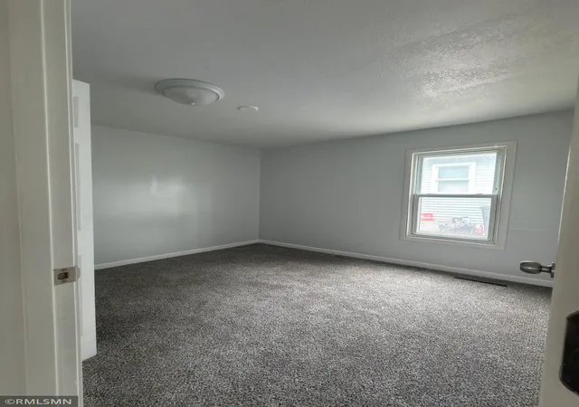 Photo 3 of Single family home for sale at 1071 Norton St, Saint Paul, MN 55117 | MLS# 7103977 | Listing updated on 2026-08-31