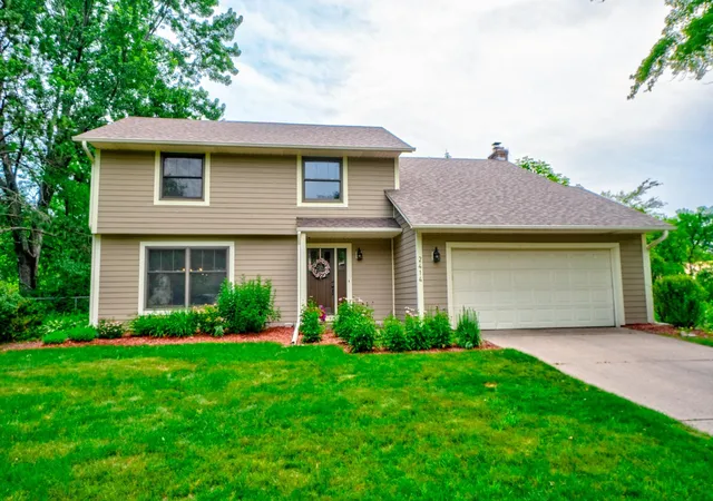 Homes for sale in Stillwater, MN | 2414 Oakridge Ct, Stillwater, MN 55082 | MLS# 7103979