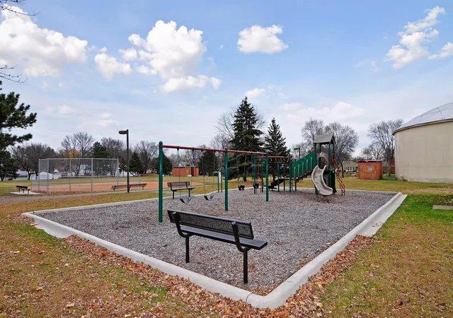 55th image of 2733 Georgia Ave S, Minneapolis, MN 55426 | MLS# 7103985