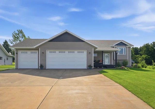 Homes for sale in Alexandria, MN | 2828 Sailor Dr Ne, Alexandria, MN 56308 | MLS# 7104002