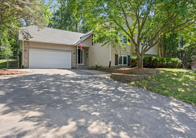 Photo 1 of Single family home for sale at 3633 Windtree Dr, Saint Paul, MN 55123 | MLS# 7104026 | Listing updated on 2026-09-01