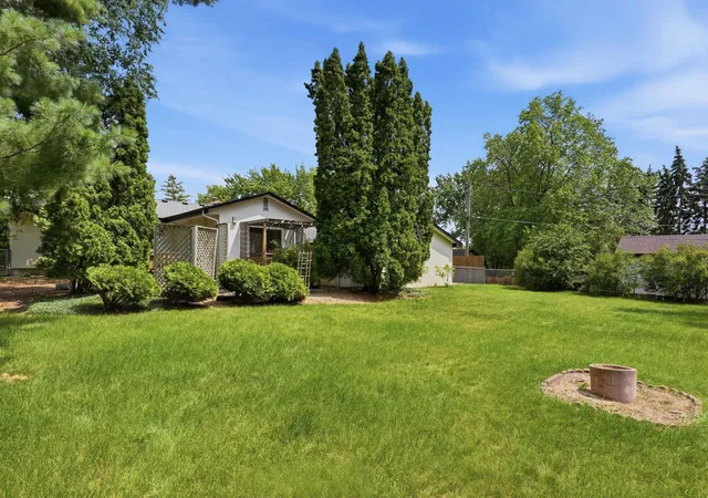 Homes for sale in Eagan, MN | 4275 Pilot Knob Rd, Eagan, MN 55122 | MLS# 7104035