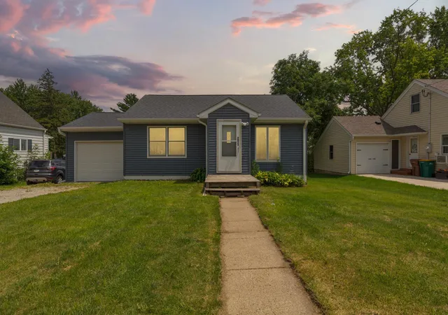 Homes for sale in Clarks Grove, MN | 211 Independence Ave S, Clarks Grove, MN 56016 | MLS# 7104054