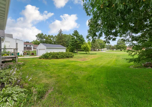 Homes for sale in Clarks Grove, MN | 211 Independence Ave S, Clarks Grove, MN 56016 | MLS# 7104054