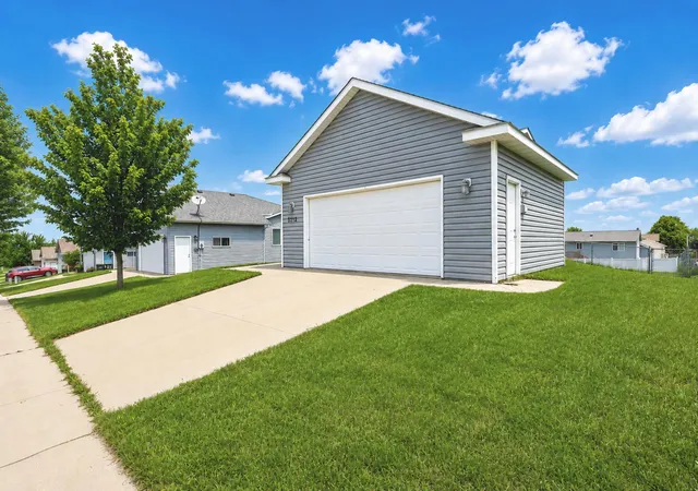 3rd image of 5312 Kingsbury Pl Nw, Rochester, MN 55901 | MLS# 7104080