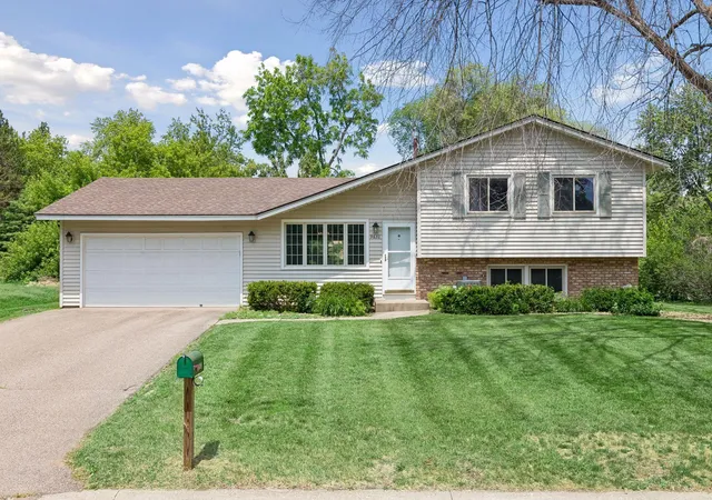 Homes for sale in Bloomington, MN | 9630 12th Avenue Cir, Bloomington, MN 55425 | MLS# 7104100