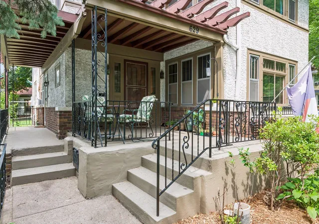 2nd image of 629 Lexington Pkwy N, Saint Paul, MN 55104 | MLS# 7104108
