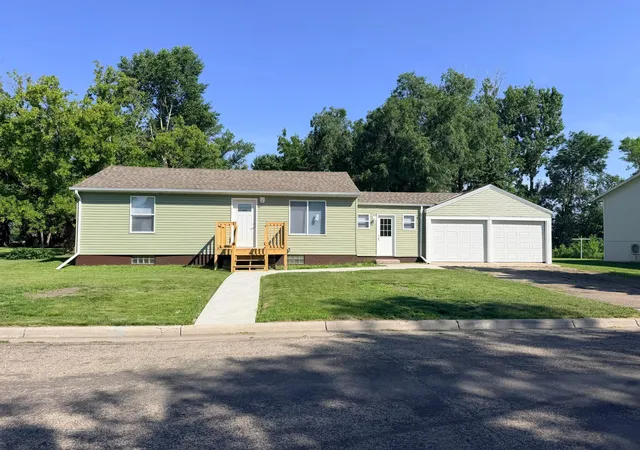 Homes for sale in Morris, MN | 519 E 9th St, Morris, MN 56267 | MLS# 7104131