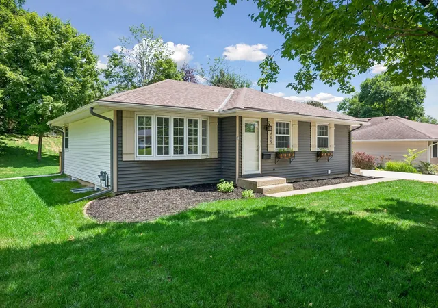 Homes for sale in Bloomington, MN | 8209 Beard Rd, Bloomington, MN 55431 | MLS# 7104146