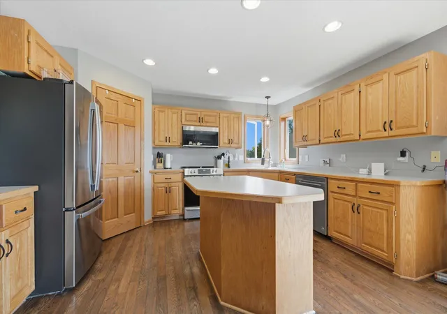 4th image of 8096 Padre Wy Ne, Elk River, MN 55330 | MLS# 7104164