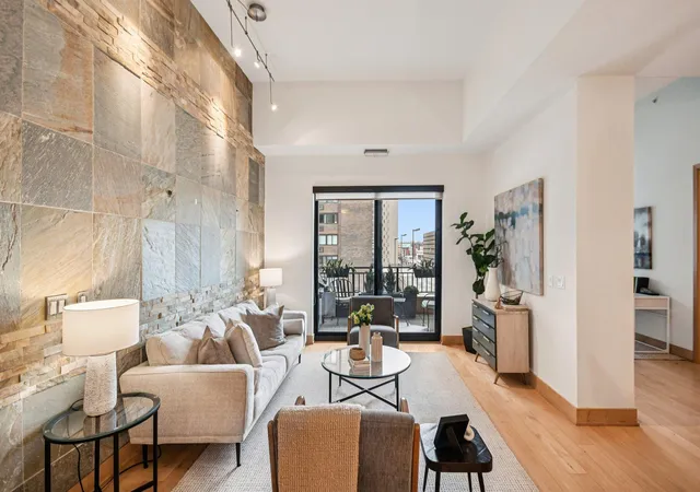 3rd image of 100 3Rd Ave S #406, Minneapolis, MN 55401 | MLS# 7104169