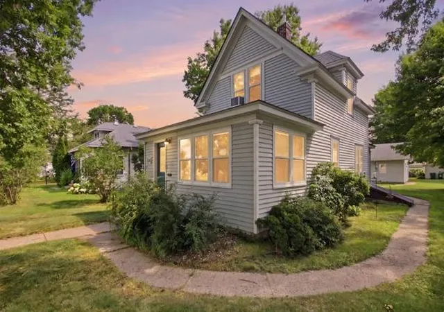 1st image of 319 S Miller Ave, Litchfield, MN 55355 | MLS# 7104173