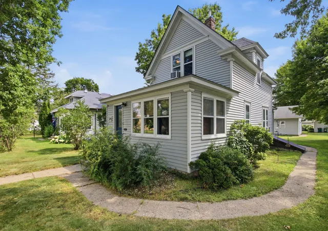 2nd image of 319 S Miller Ave, Litchfield, MN 55355 | MLS# 7104173