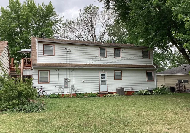 Homes for sale in Albert Lea, MN | 413 Hawthorne St E, Albert Lea, MN 56007 | MLS# 7104190