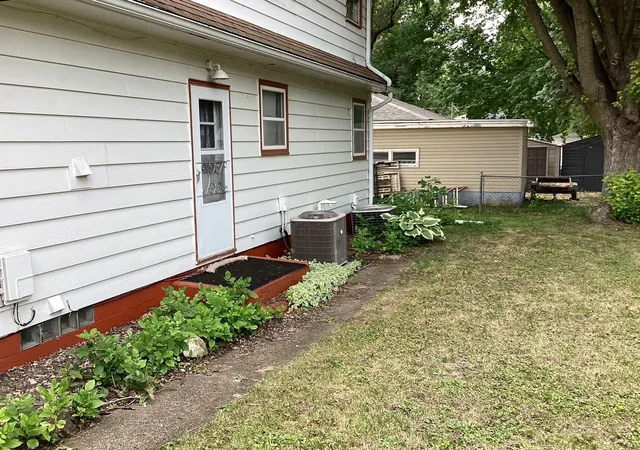 Homes for sale in Albert Lea, MN | 413 Hawthorne St E, Albert Lea, MN 56007 | MLS# 7104190