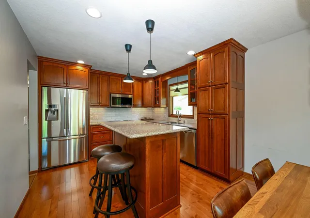 Homes for sale in Burnsville, MN | 15008 Oakland Ave, Burnsville, MN 55306 | MLS# 7104205