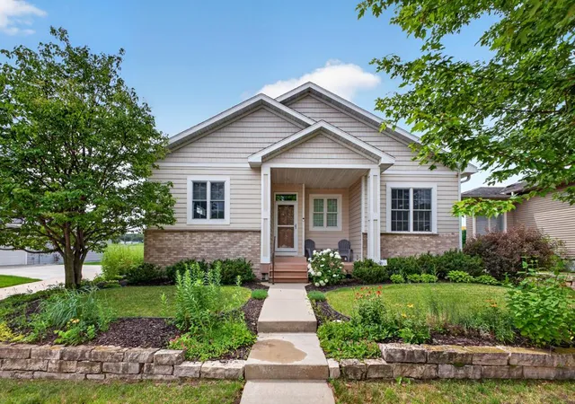 1st image of 1948 Hadley Creek Dr Ne, Rochester, MN 55906 | MLS# 7104213