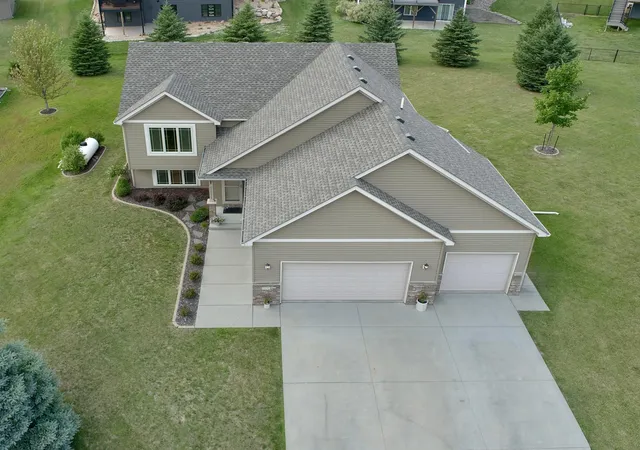 Photo 4 of Single family home for sale at 1474 Grand View Ln SE, Mazeppa, MN 55956 | MLS# 7104218 | Listing updated on 2026-08-04