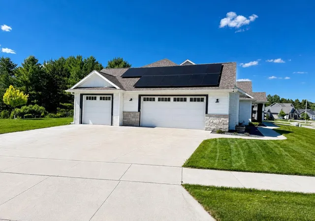 2nd image of 2009 Oscar Dr Ne, Rochester, MN 55906 | MLS# 7104226