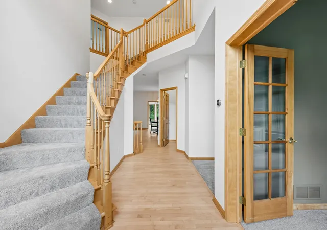 2nd image of 9257 Shetland Rd, Eden Prairie, MN 55347 | MLS# 7104248