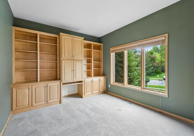 Photo 3 of Sale Pending at 9257 Shetland Rd, Eden Prairie, MN 55347 | MLS# 7104248 | Listing updated on 2026-08-04