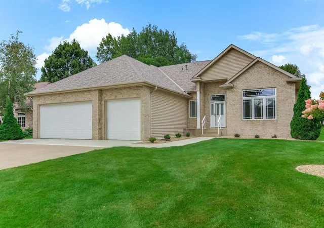 Homes for sale in Hastings, MN | 1840 Wyndham Hill Dr, Hastings, MN 55033 | MLS# 7104256