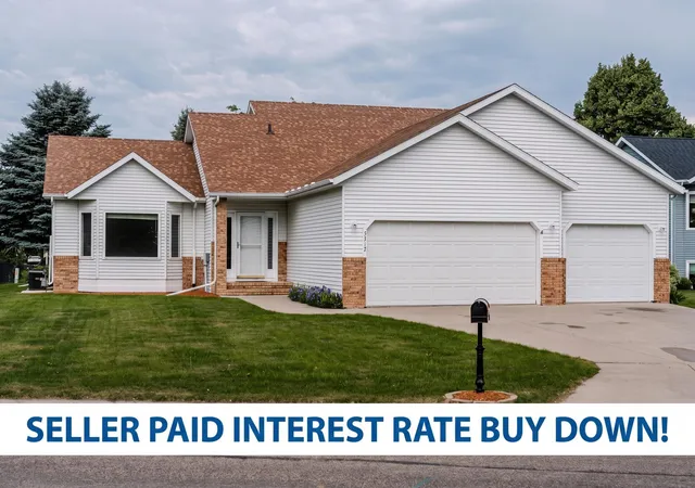 Photo 1 of Single family home for sale at 3317 Westmoor Dr, Moorhead, MN 56560 | MLS# 7104265 | Listing updated on 2026-10-21