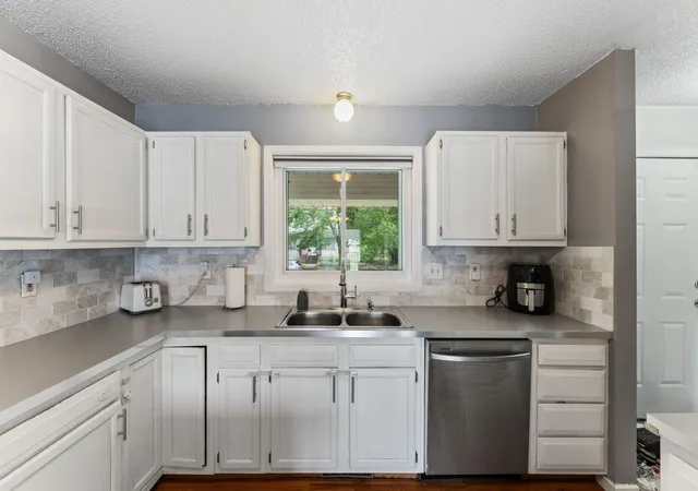 Photo 4 of Sale Pending at 3415 Grimes Ave N, Minneapolis, MN 55422 | MLS# 7104273 | Listing updated on 2026-08-23