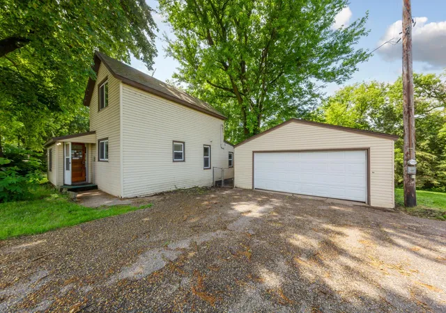 Homes for sale in Owatonna, MN | 8370 County Road 3, Owatonna, MN 55060 | MLS# 7104276