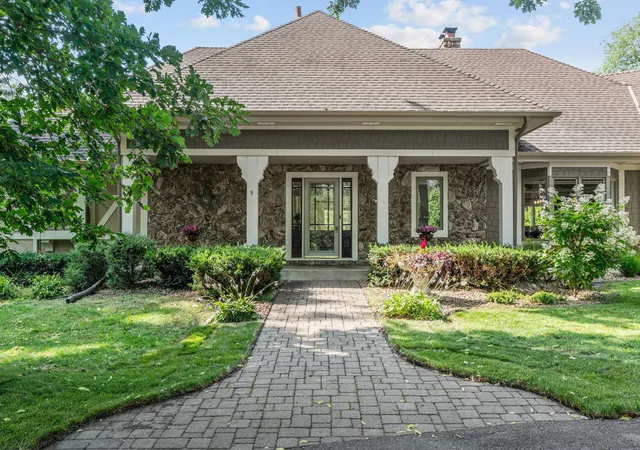 Photo 2 of Mansion for sale at 592 County Rd 24, Wayzata, MN 55391 | MLS# 7104277 | Listing updated on 2026-10-07