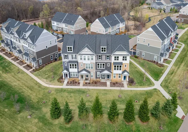 2nd image of 665 Satori Wy, Chaska, MN 55318 | MLS# 7104291