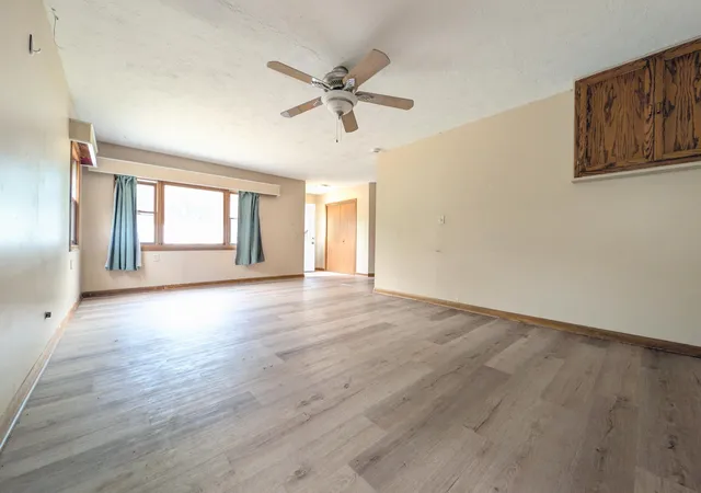 2nd image of 1003 9th Ave, Anoka, MN 55303 | MLS# 7104357