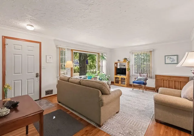 Photo 4 of Single family home for sale at 887 Cheri Ln, Saint Paul, MN 55120 | MLS# 7104373 | Listing updated on 2026-09-19