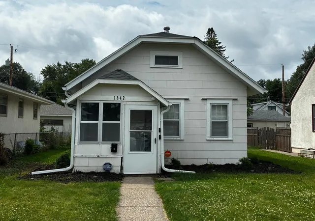 1st image of 1842 Arlington Ave E, Saint Paul, MN 55119 | MLS# 7104375