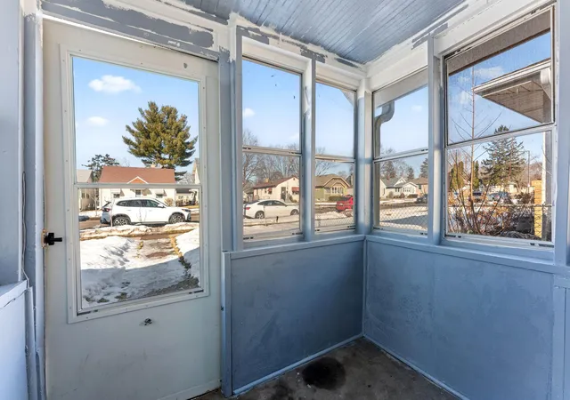 2nd image of 1842 Arlington Ave E, Saint Paul, MN 55119 | MLS# 7104375