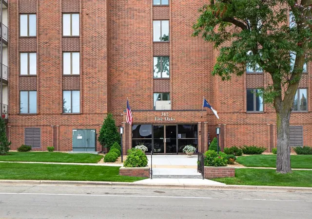 1st image of 317 6th Ave Sw #206, Rochester, MN 55902 | MLS# 7104381