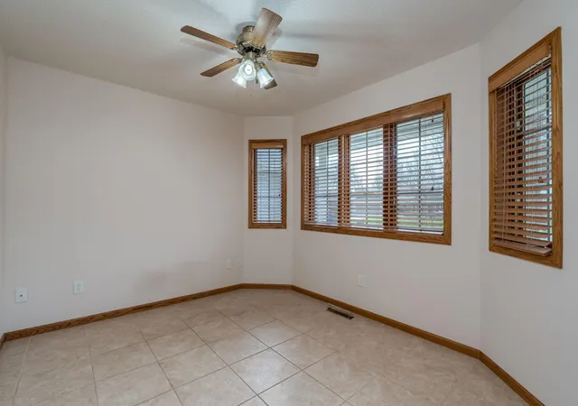 4th image of 100 Crystal Ln, Mankato, MN 56001 | MLS# 7104385