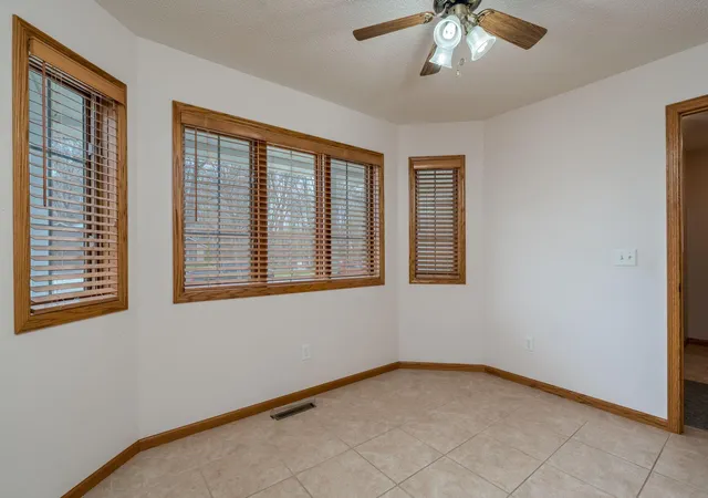 5th image of 100 Crystal Ln, Mankato, MN 56001 | MLS# 7104385