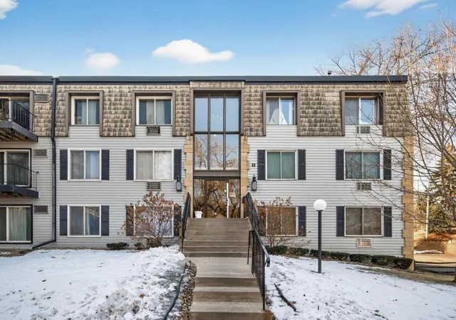 Homes for sale in Little Canada, MN | 181 Little Canada Rd E #334, Little Canada, MN 55117 | MLS# 7104408
