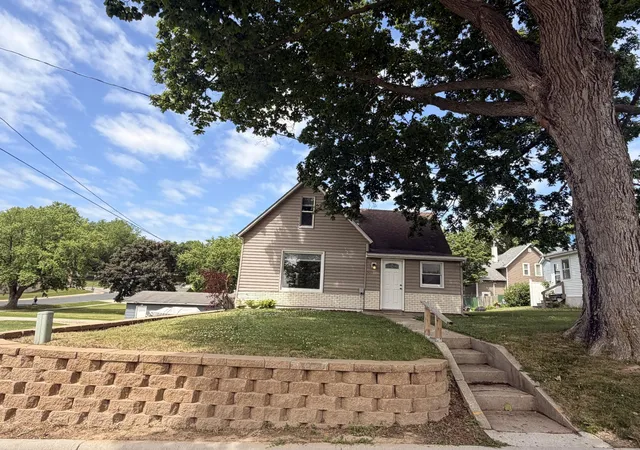 1st image of 309 Pleasant St Ne, Preston, MN 55965 | MLS# 7104420