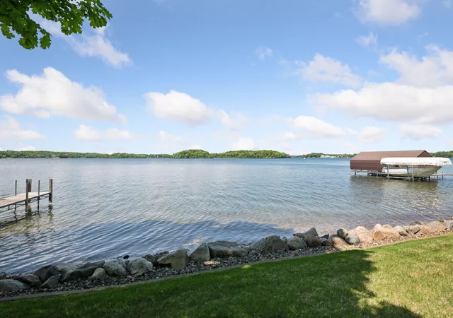 2nd image of 28235 Boulder Cir, Excelsior, MN 55331 | MLS# 7104458